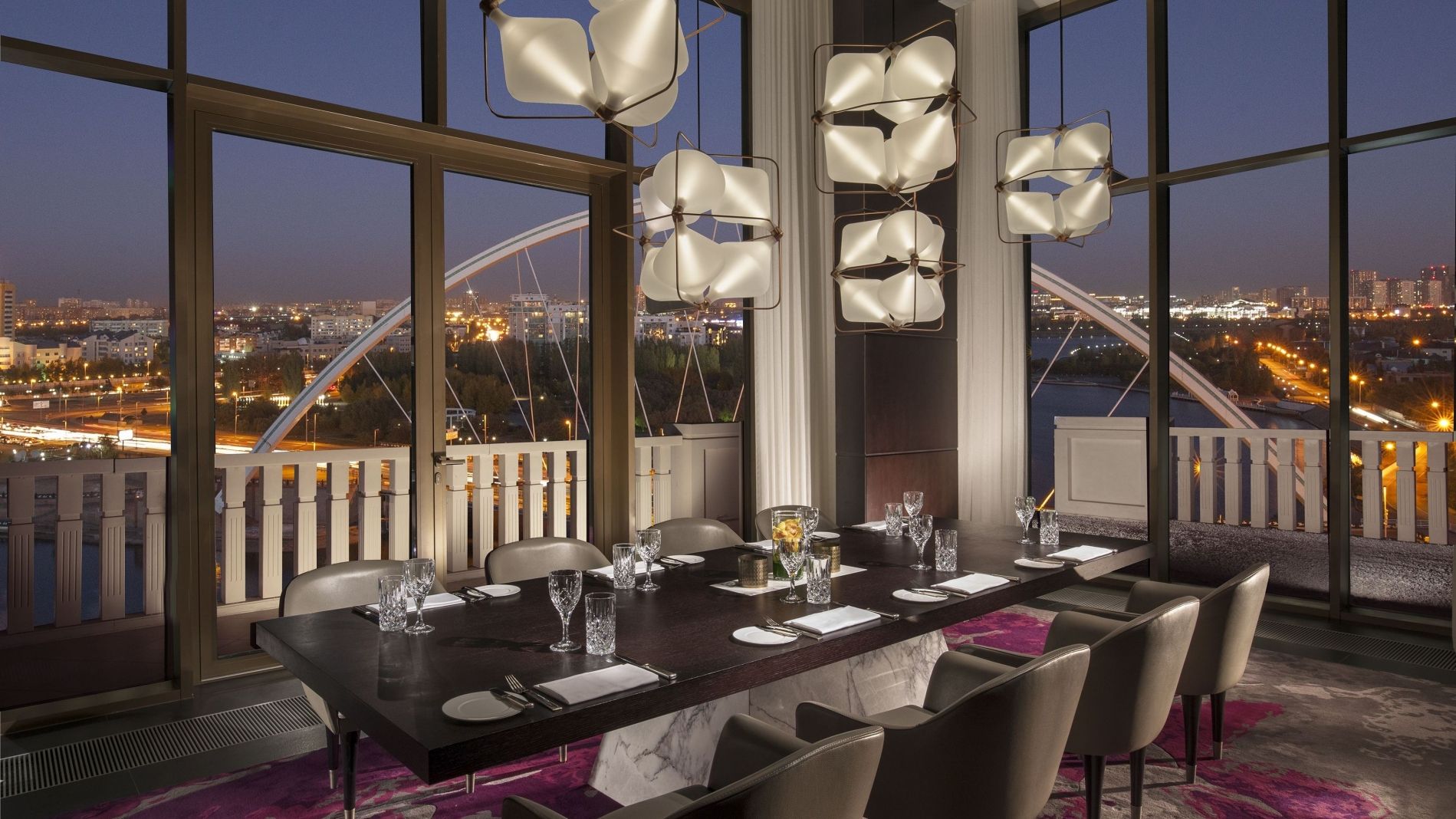 Ресторан The Grill в The St. Regis Astana